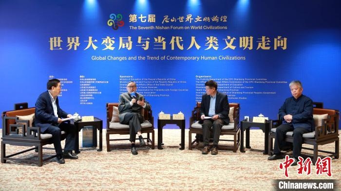 9月27日，第七屆尼山世界文明論壇首場(chǎng)高端對(duì)話舉行?！×籂?攝