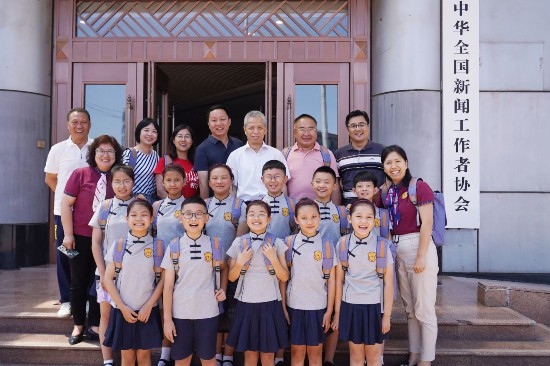 文縣東壩童聲合唱團的孩子們在中國記協(xié)。