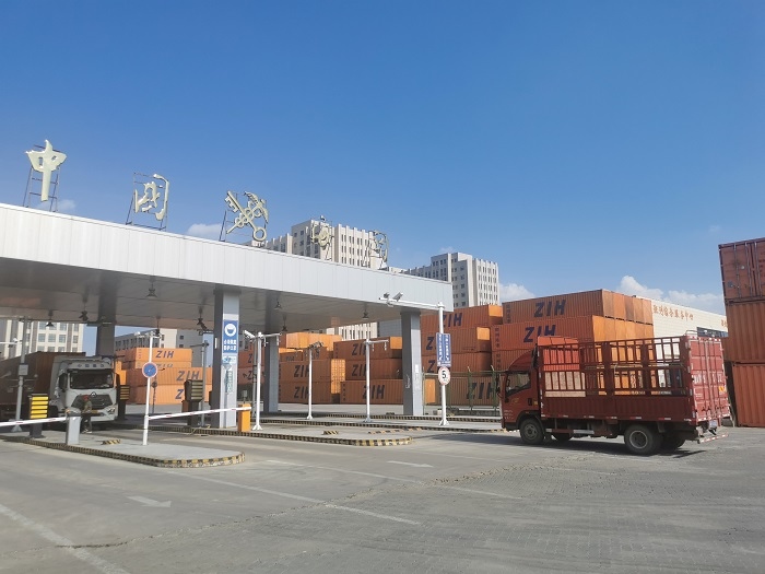 鄭州國(guó)際陸港海關(guān)監(jiān)管場(chǎng)所。鄭州車(chē)站海關(guān)供圖