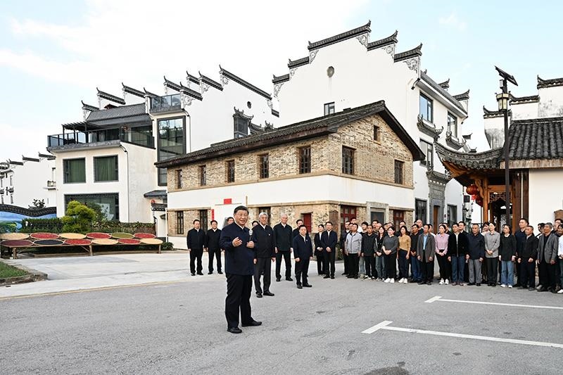 2023年10月11日，習(xí)近平總書記在江西上饒市婺源縣秋口鎮(zhèn)王村石門自然村考察。
