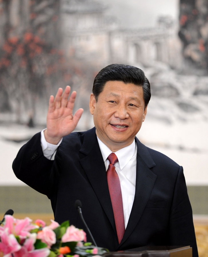 2012年11月15日，剛剛在中共十八屆一中全會(huì)上當(dāng)選中共中央總書記的習(xí)近平在北京人民大會(huì)堂同采訪十八大的中外記者親切見面。新華社記者 謝環(huán)馳 攝