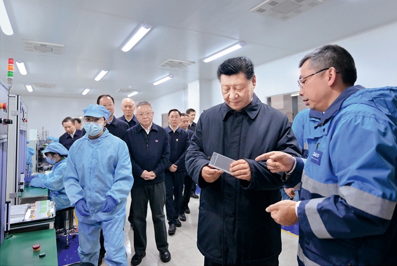 2024年3月18日至21日，中共中央總書記、國家主席、中央軍委主席習(xí)近平在湖南考察。這是18日下午，習(xí)近平在中德合資企業(yè)巴斯夫杉杉電池材料有限公司考察。 新華社記者 謝環(huán)馳/攝