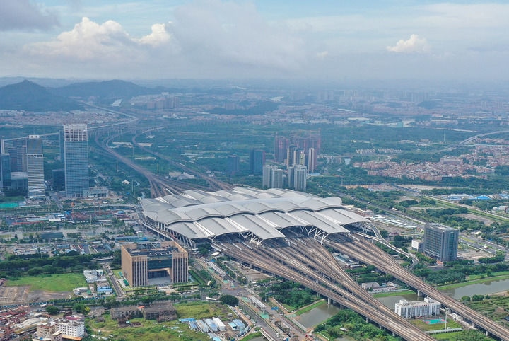 這是2024年6月23日拍攝的廣州南站（無人機(jī)照片）。新華社記者 劉大偉 攝