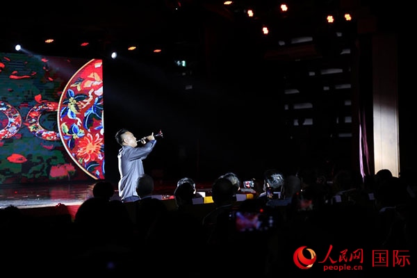 演出現(xiàn)場，演員帶來嗩吶獨奏《看秧歌》。人民網(wǎng)記者 楊一攝