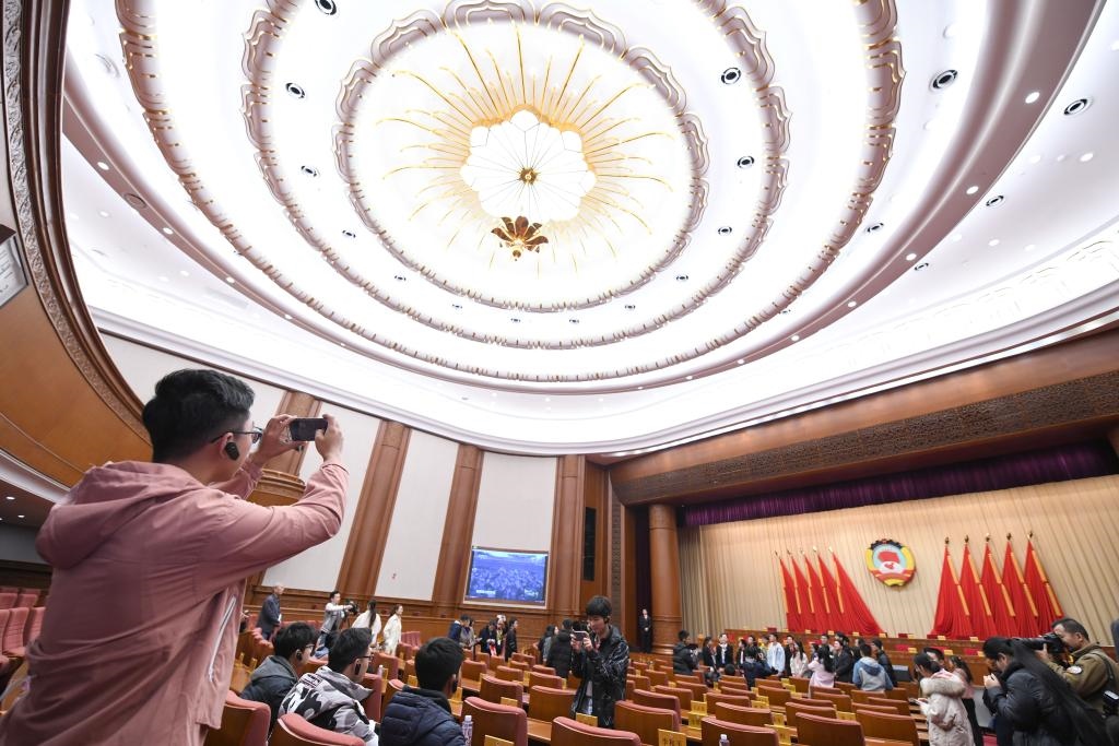 2019年11月16日，全國政協(xié)機關舉辦第一次公眾開放日活動，約200名高校師生、街道工作人員、退休干部、居民代表等參加。新華社記者 岳月偉 攝