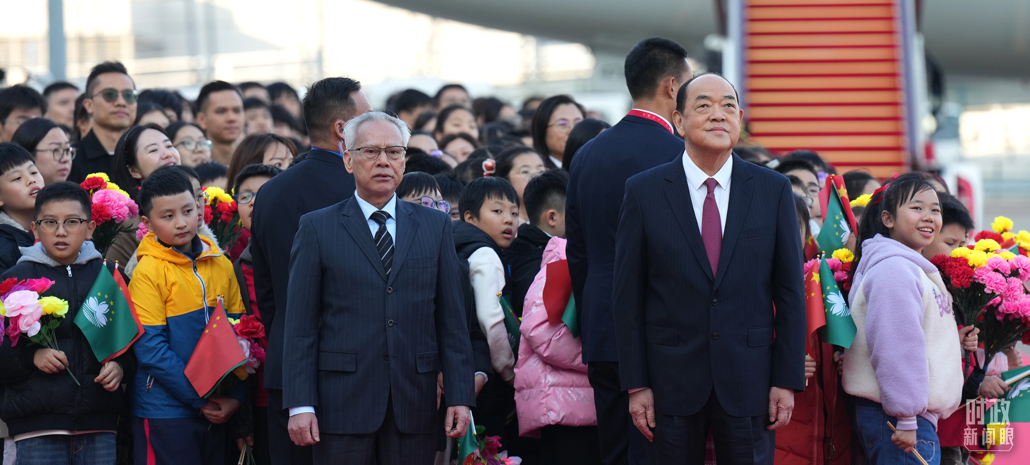 △澳門(mén)特別行政區(qū)行政長(zhǎng)官賀一誠(chéng)、候任行政長(zhǎng)官岑浩輝在活動(dòng)現(xiàn)場(chǎng)。（總臺(tái)記者李晉拍攝）