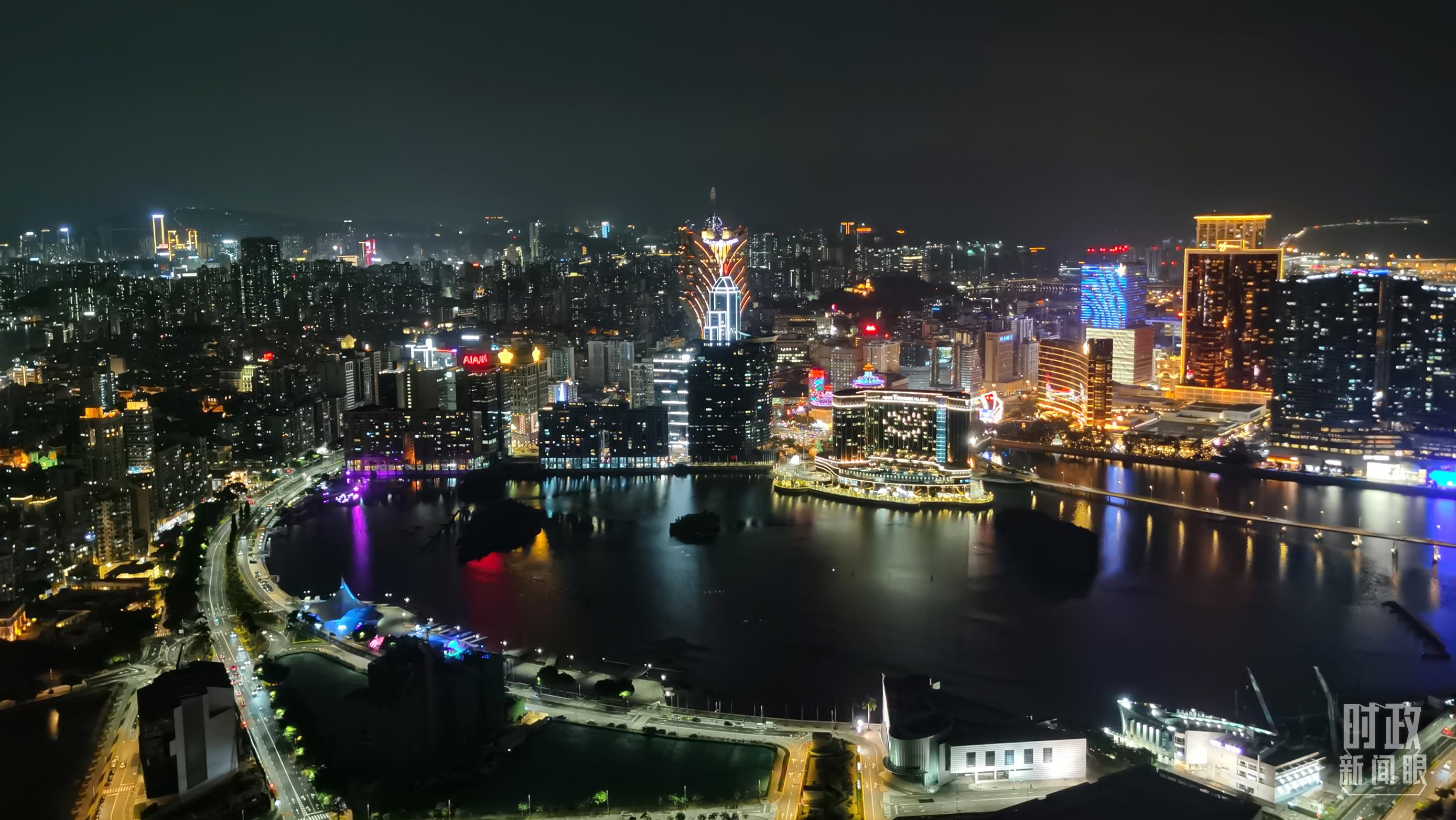△澳門(mén)夜景。（總臺(tái)央視記者曹亞星拍攝）
