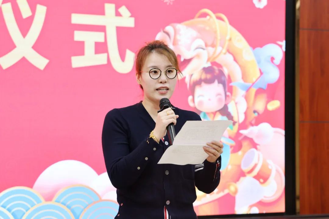 傅園慧在新教師入職儀式上發(fā)言。浙江大學(xué)供圖