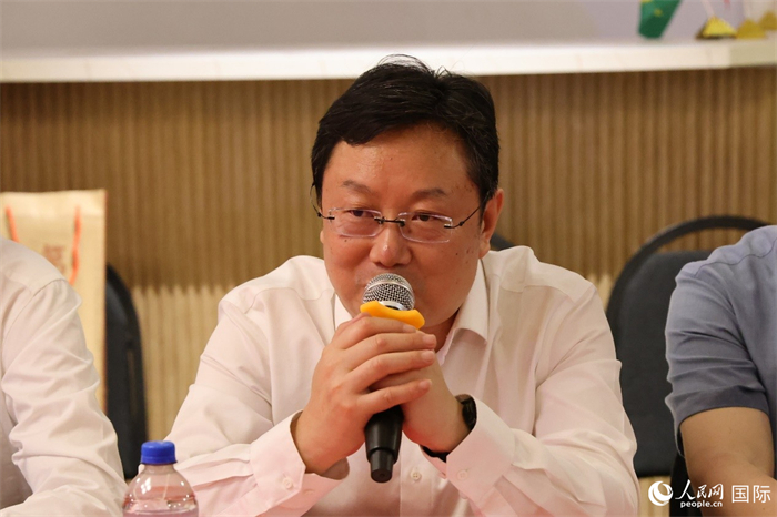 山東省濰坊市副市長狄波在座談會上致辭。人民網(wǎng)記者 陳海琪攝