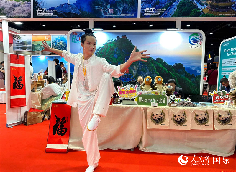 中國武當功夫走進東南亞，以精湛的武藝和飄逸的身姿詮釋中國武術的精髓。人民網(wǎng)記者 簡承淵攝