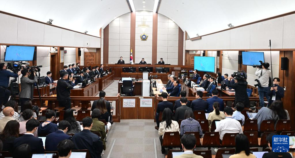 這是4月21日拍攝的韓國首爾中央地方法院庭審現(xiàn)場。新華社/紐西斯通訊社