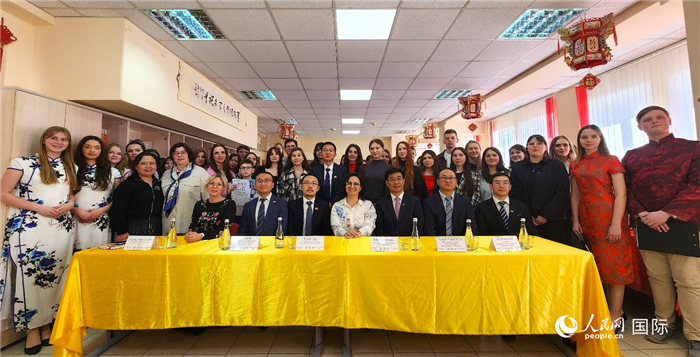 參加中文翻譯比賽全體人員合影。人民網(wǎng)記者 蔡子暢攝