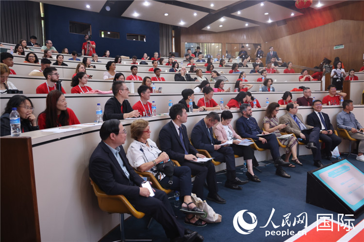 2025年“漢語橋”巴西賽區(qū)決賽現(xiàn)場(chǎng)。人民網(wǎng)記者 時(shí)元皓攝
