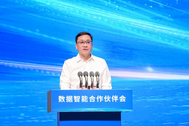 圖為河南省人民政府國有資產(chǎn)監(jiān)督管理委員會黨委委員、副主任李海峰。