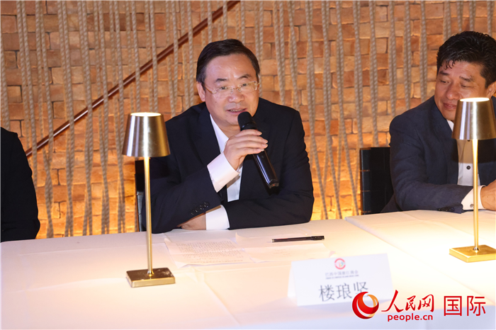 浙江省麗水市海外聯(lián)誼會(huì)會(huì)長樓瑯堅(jiān)在座談會(huì)上致辭。 人民網(wǎng)記者 時(shí)元皓攝
