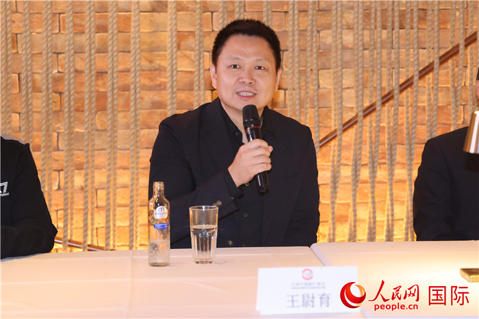 中國駐里約熱內(nèi)盧總領(lǐng)館副總領(lǐng)事王尉育在座談會(huì)上致辭。 人民網(wǎng)記者 時(shí)元皓攝