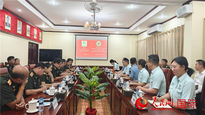 中國第十三批援助老撾人民軍醫(yī)療專家組在萬象舉行見面會。第十三批援助老撾人民軍醫(yī)療專家組供圖